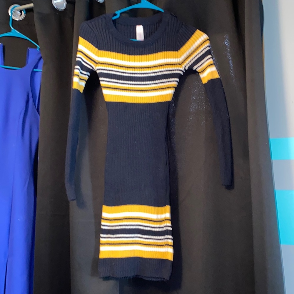 Size 1 fitted dress, super stretchy